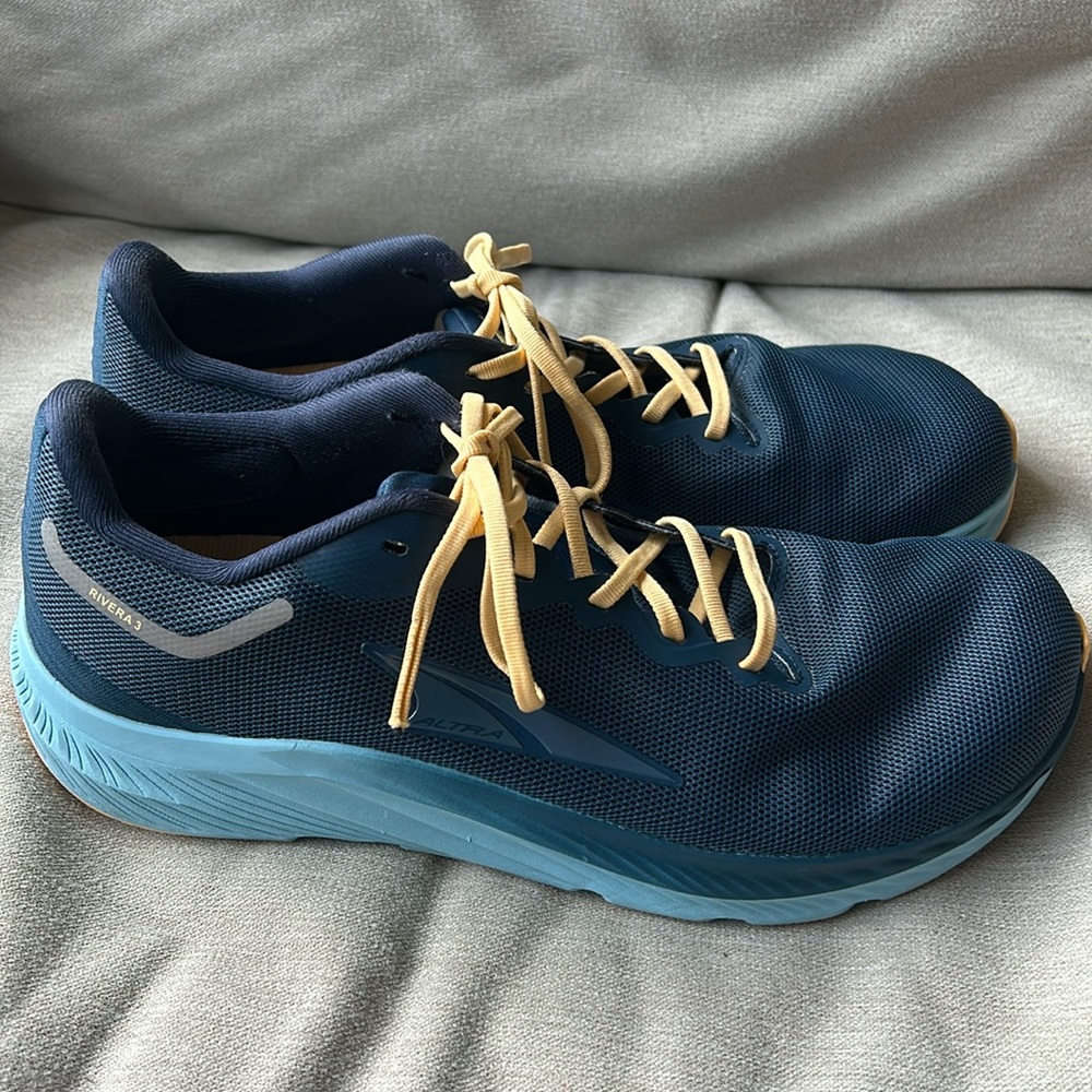 Women’s Altra Rivera size 10